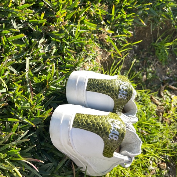 P448 Thea platform sneakers 37white Green Croc Embossed back logo $298 preowned - Picture 8 of 15